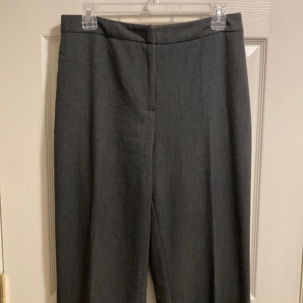 🧡 Croft and Barrow Women’s Charcoal Gray Straight-leg Stretch Slacks (size 8)